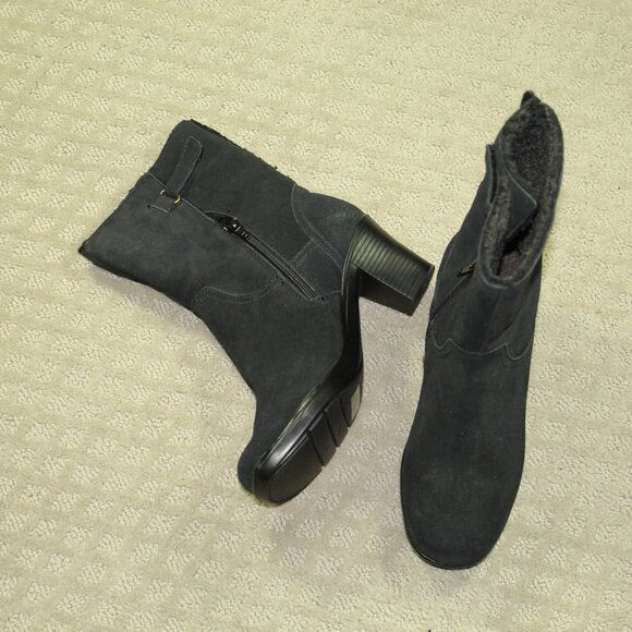 NWOT Clarks Bendables Women's Size 6W Black Leather Shearling Ankle Heel Boots - Picture 1 of 6